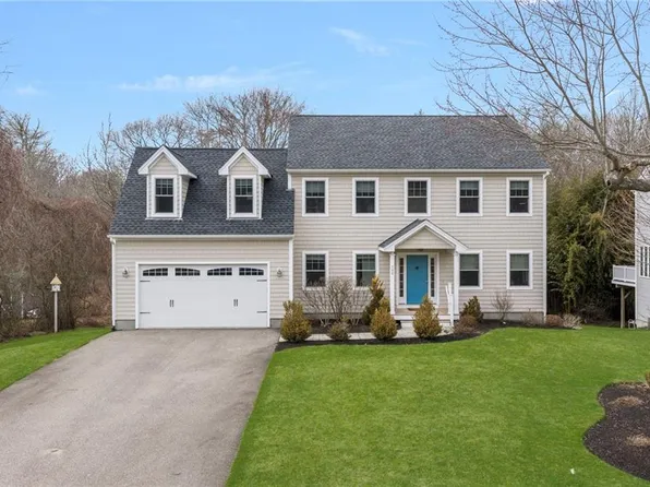 106 S Bay Dr, Narragansett, RI 02882