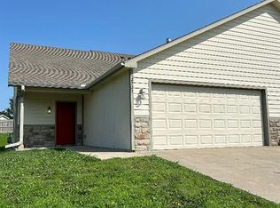 2727 Shadow Ridge Pl, Eudora, KS 66025