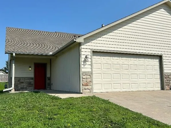 2727 Shadow Ridge Pl, Eudora, KS 66025