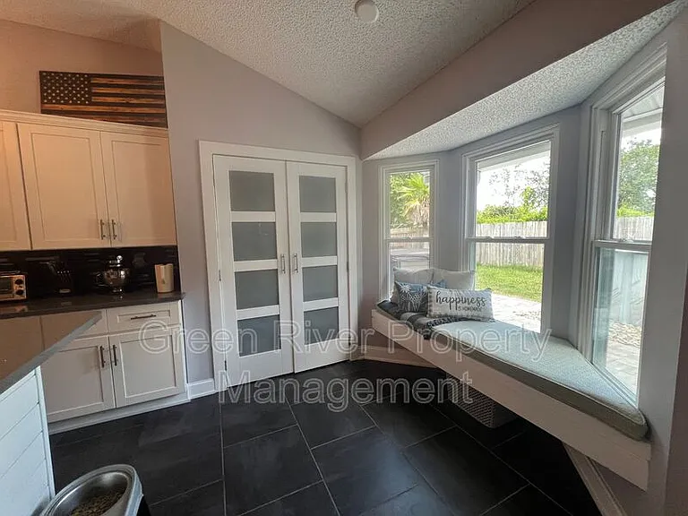 3352 Shelley Dr — Photo 44