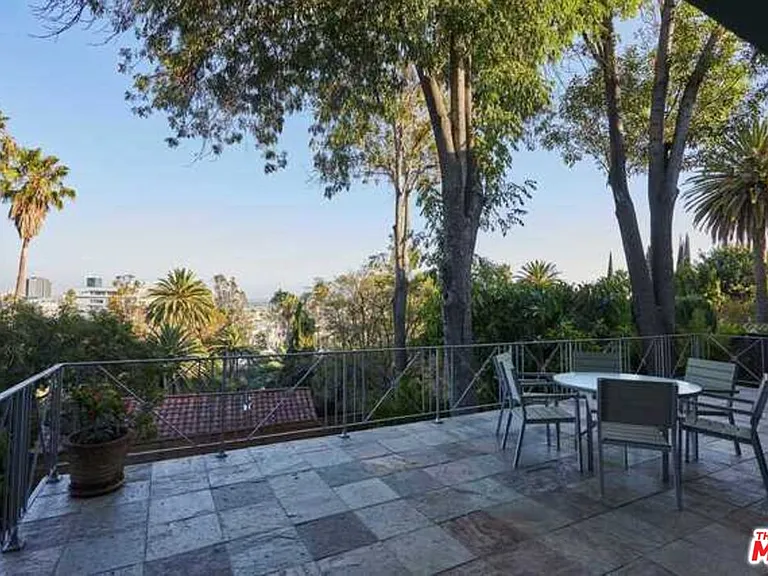 6630 Whitley Ter — Photo 29