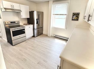 8 Bridge St #2, Newport, RI 02840