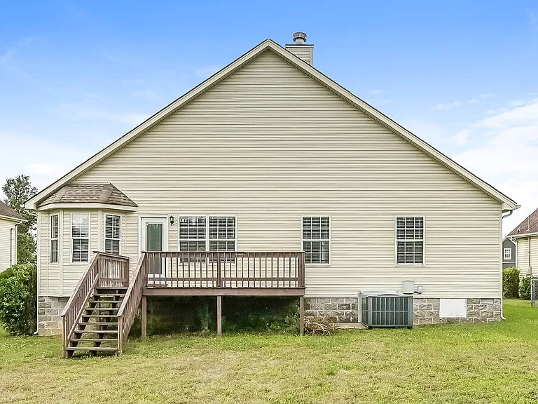 239 Heritage Cir E — Photo 17