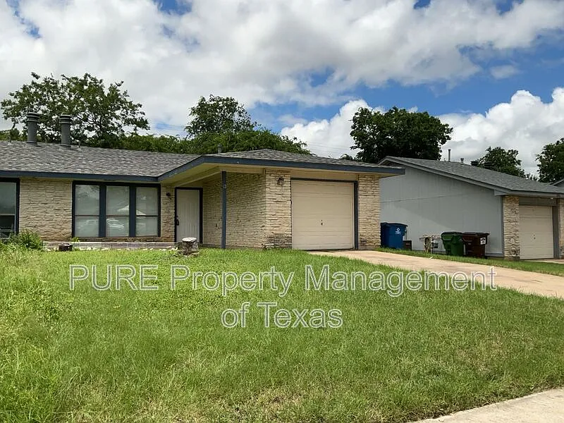 2 bed, 2.0 bath, 2020 sqft, $1,350 — Photo 3