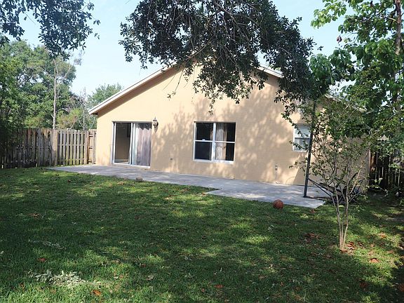 2nd image of 1048 Park Hill Drive