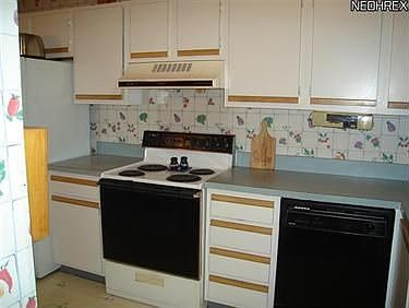 4th image of 9435 Madison Ln #118
