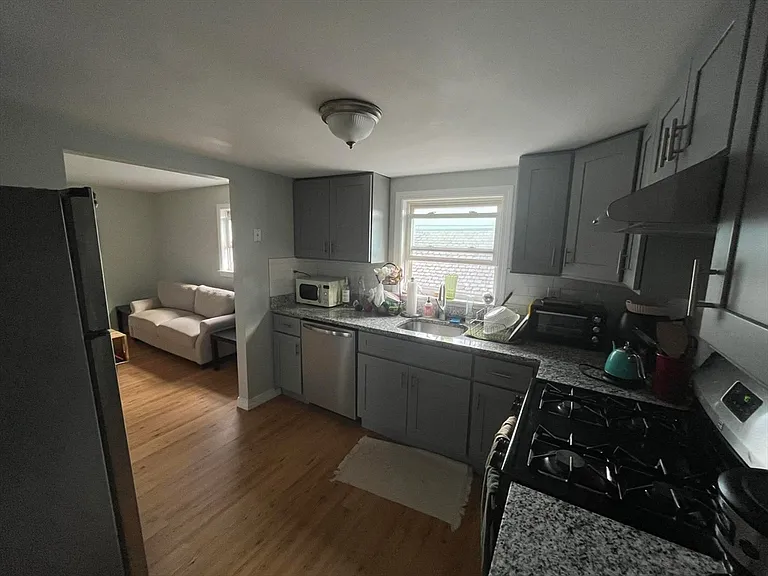 73 Marshall St #2A — Photo 2