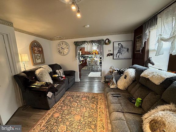 2nd image of 305 Lincoln Ave