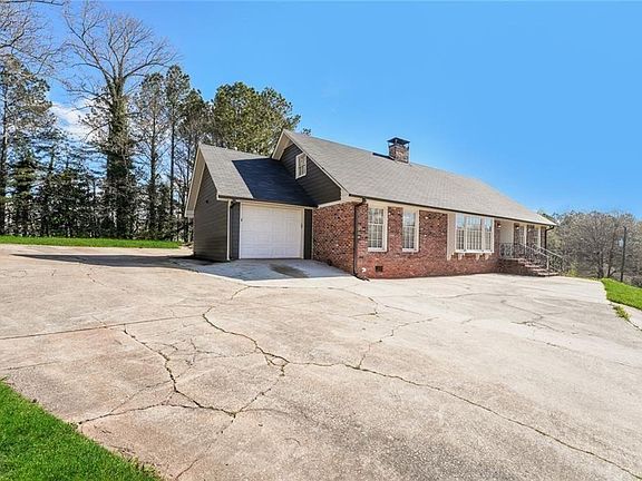 2nd image of 3622 Woods Dr