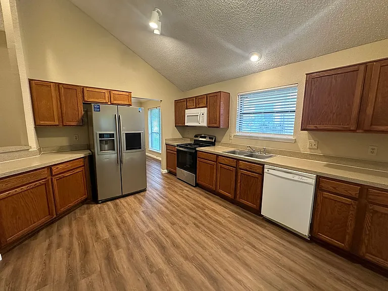 6416 Brookhaven Trl — Photo 12