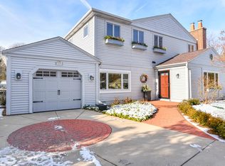 7609 N Bell Rd, Fox Pt, WI 53217