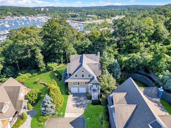 8 Shore Court, Huntington, NY 11743