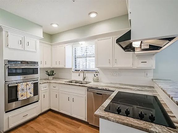 5th image of 1715 Woodland Park Dr