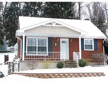 35 Yale St photo 1