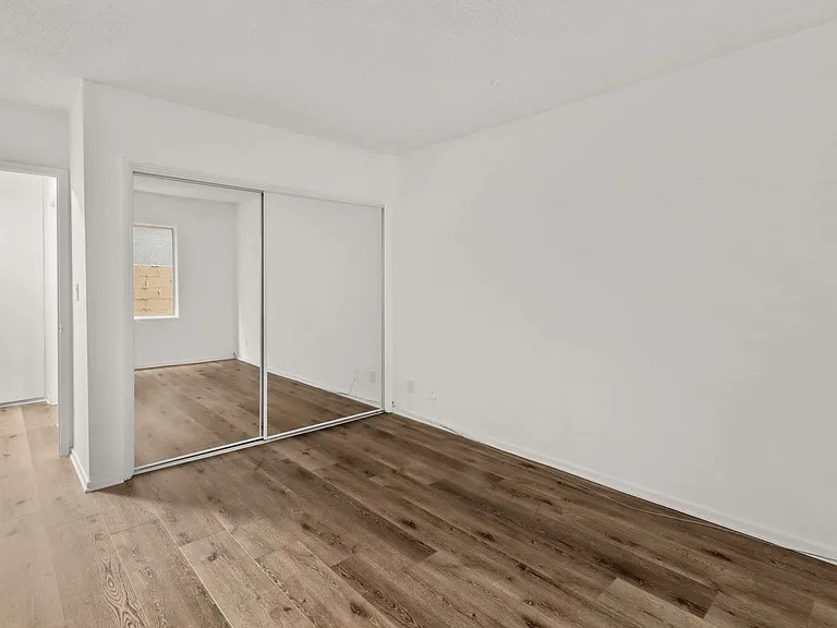 11946 Montana Ave #103 — Photo 20
