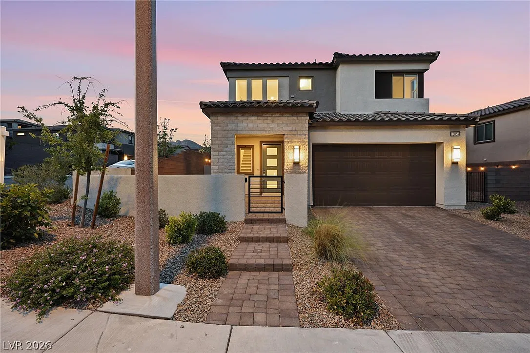 3 bed, 2.5 bath, 2065 sqft, $3,500 — Photo 2