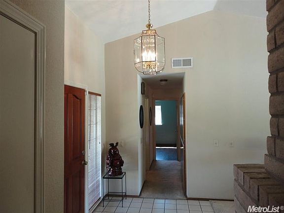 4th image of 1310 Kinghurst Dr