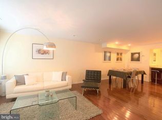 7 Hamilton Cir, Philadelphia, PA 19130