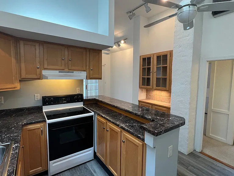 122 Lafayette Rd — Photo 11