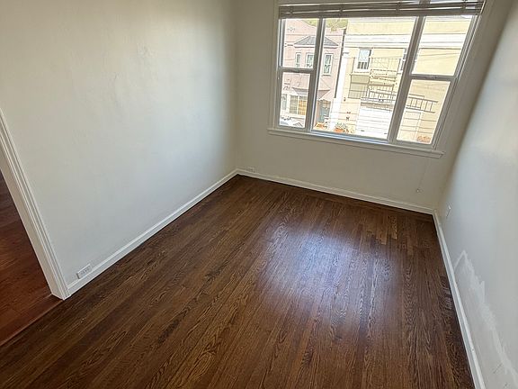 4th image of 419 Cypress Ave Unit 3