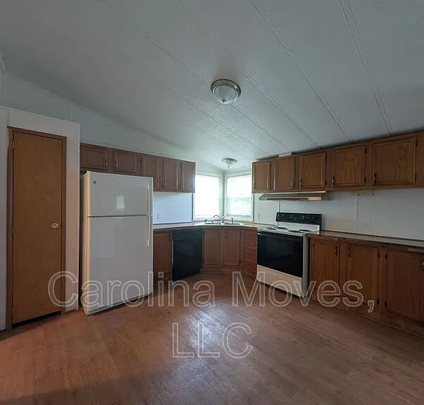 220 Farrs Rd — Photo 6