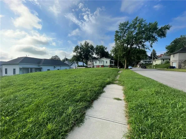 305 N 26th St, Saint Joseph, MO 64501
