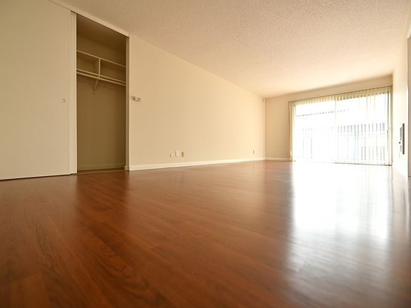5th image of 350 Hanover Ave Unit 203