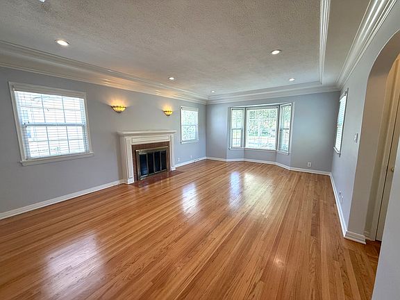 5th image of 725 N Fairview St