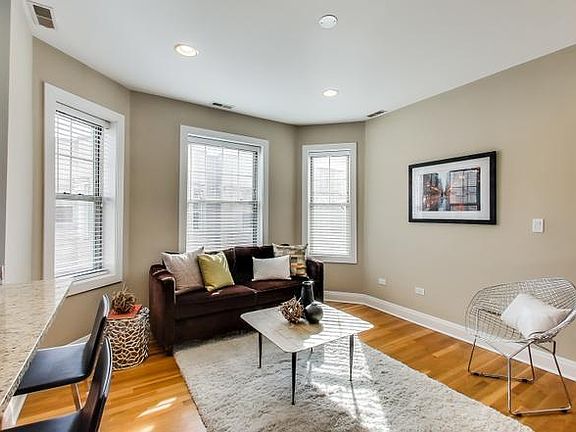 3rd image of 1452 W Thorndale Ave APT 3N