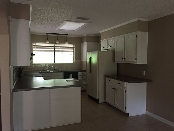 4th image of 48 Cherrywood Cir