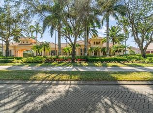 5900 Burnham Rd, Naples, FL 34119