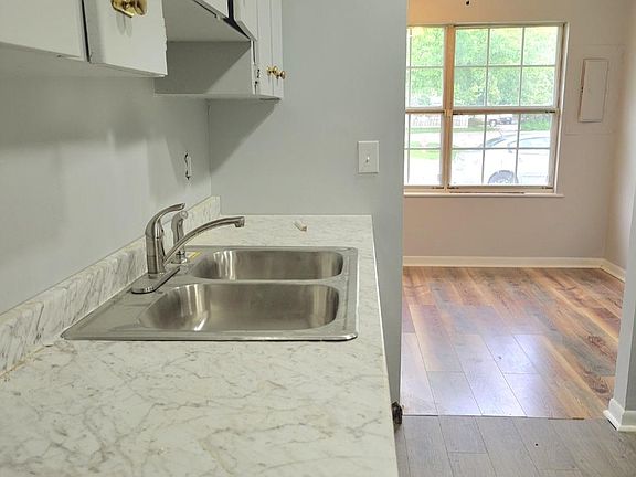 4th image of 6818 Wildwood Ct