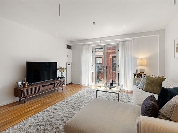 3rd image of 350 North St #403