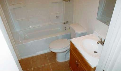 3rd image of 833 W Calle Evelina