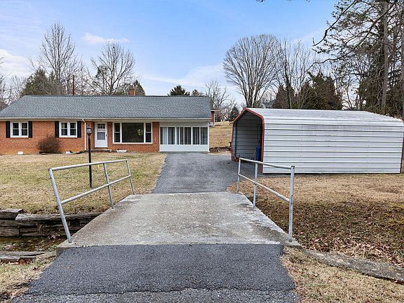 2nd image of 13 Country Club Rd