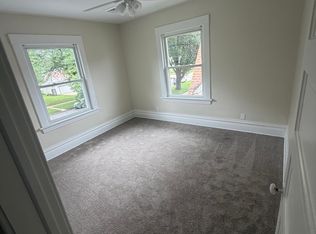 915 G Ave NW #2, Cedar Rapids, IA 52405