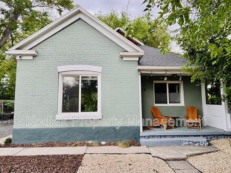 1st image of 261 N Chicago St