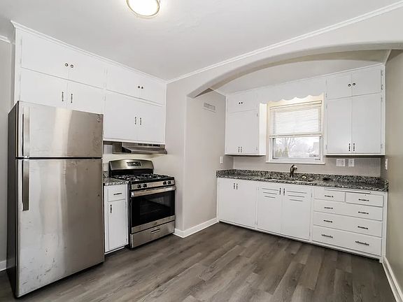 5th image of 811 W Melbourne Ave