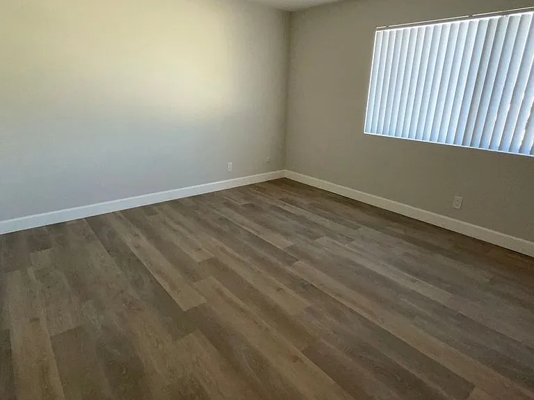 7531 Knott Ave — Photo 10