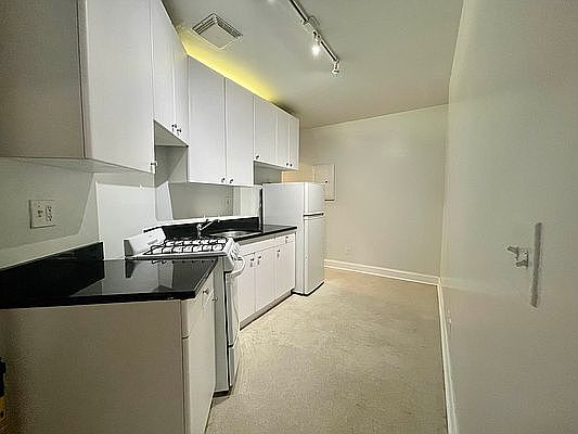 2nd image of 98 Thompson St #30B