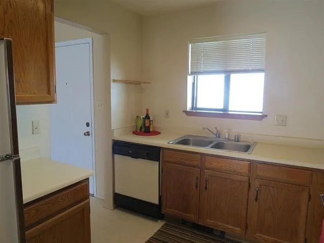 1300 Iris St #210 — Photo 11