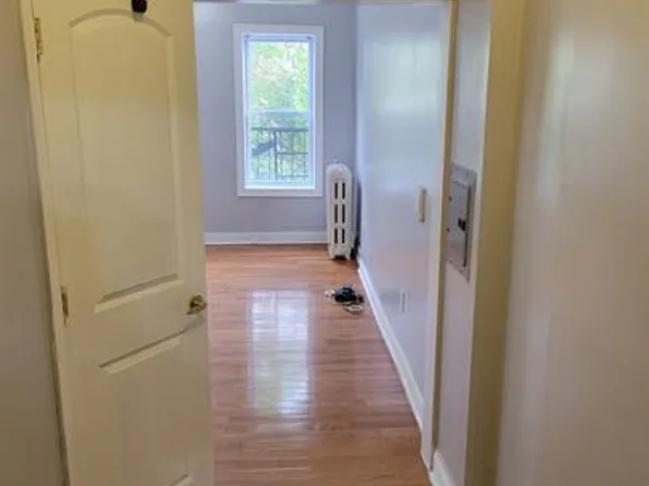 166 Summit Avenue image 35 of 40