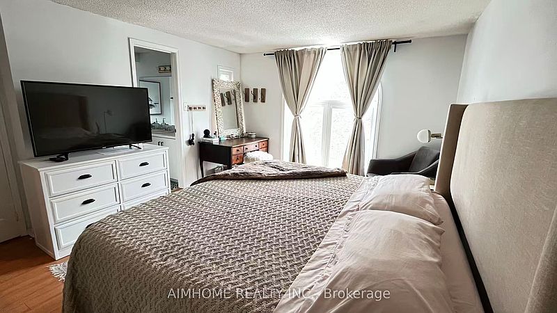 Oakville Townhouse for rent - 3 Bedrooms — photo 5