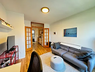 Rented by KNOCKKNOCK LLC