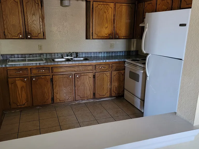 505 N Main St #7 — Photo 1