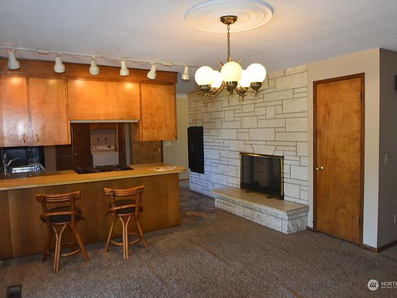 5th image of 235 Wright Avenue