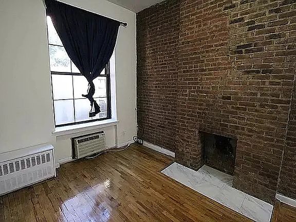 3rd image of 304 E 89th St APT A