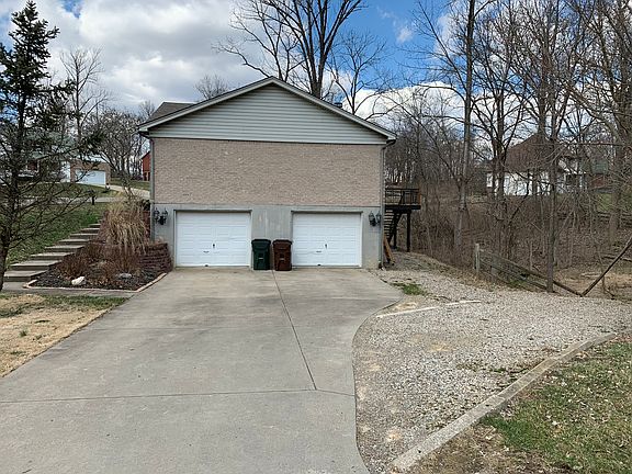 2nd image of 1808 Fieldcrest Dr