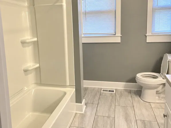 9 7th Ave APT 1, Gloversville, NY 12078