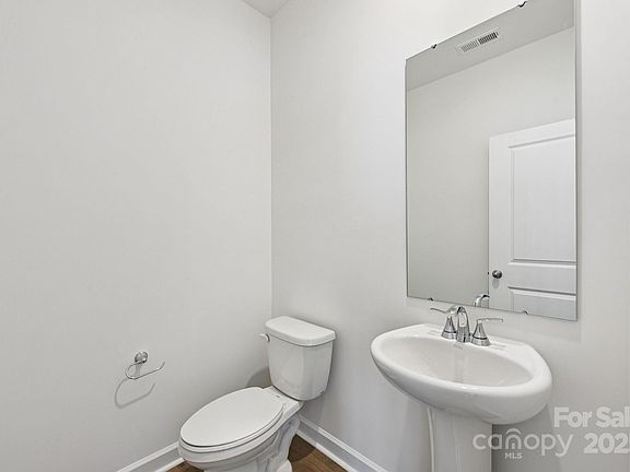 3rd image of 7226 Yardley St